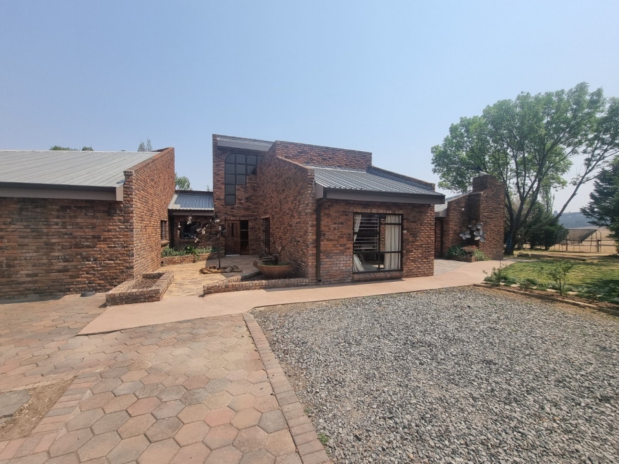 5 Bedroom Property for Sale in Bethlehem Rural Free State